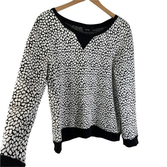 APT. 9 Women's Long Sleeve Animal Print Pullover Sweater Sz Large Mob Wife Cozy - Picture 3 of 8